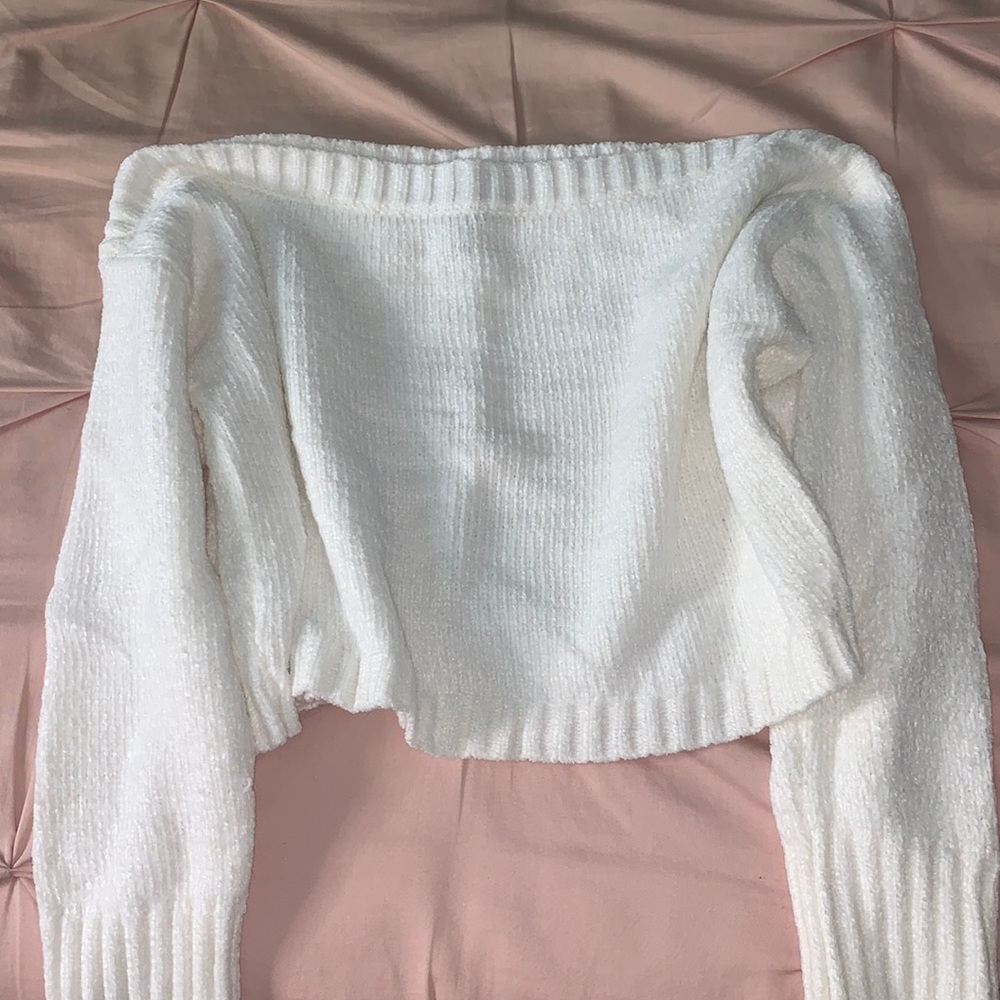 White loose crop top